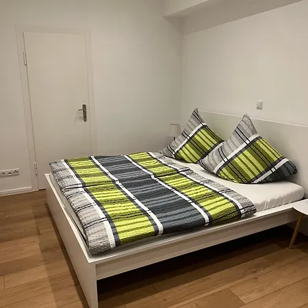Am Verwaltungszentrum Naehe Mosel Apartman